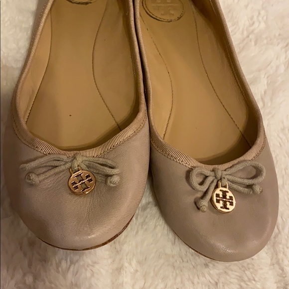 Tory Burch nude flats 🌼 - Picture 3 of 7